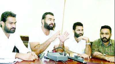 Lakha Sidhana during Talking to the Journalists