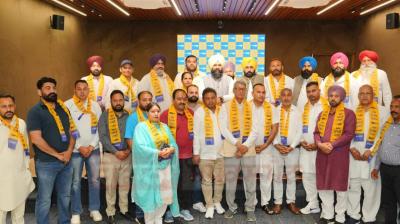 Many leaders including Garhshankar council president joined AAP