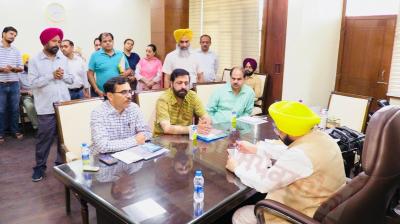 PWD Minister surprise visit to 17 offices of the department