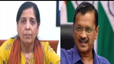 kejriwal and wife