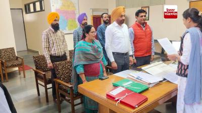 On the occasion of Constitution Day, Additional Deputy Commissioner Charumita along with officers/employees took oath of allegiance to the Constitution