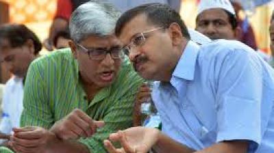 Ashutosh With CM Kejriwal 