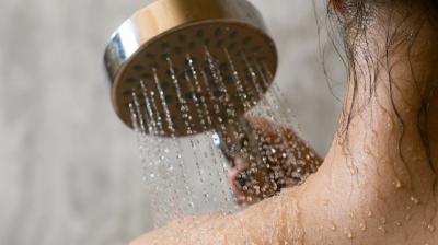  Bathing at night is much better than bathing during the day