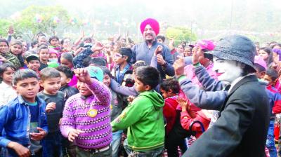 ਦਿੱਲੀ ਵਿਖੇ ਹੋਇਆ 'ਸਰਦ ਰੁੱਤ ਮੇਲਾ' ਕੈਂਸਰ ਦੀ ਜੰਗ ਲੜ ਰਹੇ ਨਿੱਕੇ ਨਿੱਕੇ ਮਾਸੂਮ ਬੱਚਿਆਂ ਦੀ ਜ਼ਿੰਦਗੀ ਵਿਚ ਖੇੜਾ ਭਰ ਗਿਆ.......