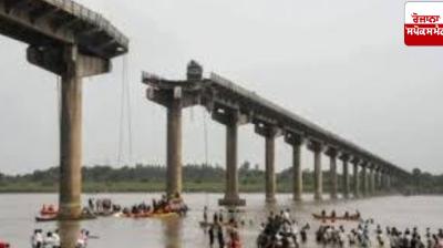 Vadodara bridge accident: Death toll rises to 17, three still missing, four engineers suspended