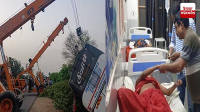 ਬੱਸ ਦੀ ਤਸਵੀਰ ਤੇ ਜ਼ਖ਼ਮੀਆਂ ਨੂੰ ਡਾਕਟਰ ਚੈਕ ਕਰਦੇ ਹੋਏ 