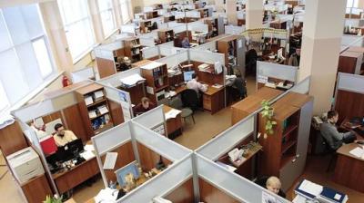 Corona lockdown bajaj auto to pay april salary in full