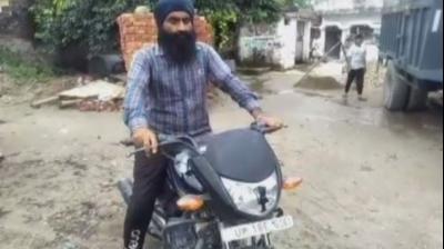 Kashipur bike become scooty in Noida