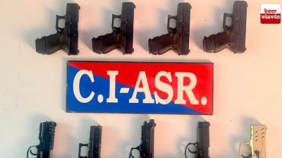 Illegal arms smuggling network operating across the border busted, three arrested with 9 pistols