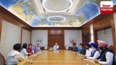 Sikh personalities including Hardeep Puri meet Prime Minister Modi