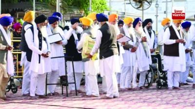 Panth Ratna and Fakhr-i-Qaum were taken back from Badal