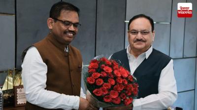 ਵਿਸ਼ੇਸ਼ ਮੁੱਖ ਸਕੱਤਰ ਕੇ.ਏ.ਪੀ. ਸਿਨਹਾ, ਕੇਂਦਰੀ ਖਾਦ ਮੰਤਰੀ ਜੇਪੀ ਨੱਡਾ ਨਾਲ ਮੁਲਾਕਾਤ ਕਰਦੇ ਹੋਏ 