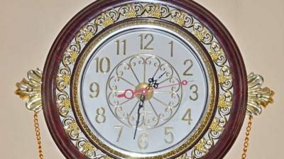 Womens like antique watches save in their homes