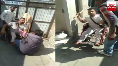 Assistant lineman who went to catch electricity theft locked in house and beaten up, demands apology