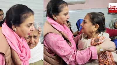 Jai Inder Kaur meets victims of 1984 anti-Sikh riots in Delhi's Widow Colony