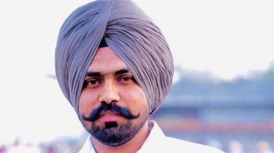 A painful accident happened on Garhshankar highway, Celerio car hit a Swift car, the youth died on the spot.