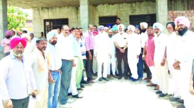 Congress leader Deepinder Dhillon and others