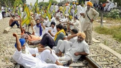 rail track protest