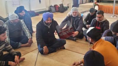  Gurjeet Aujla arrives in Poland, meets Indian students 