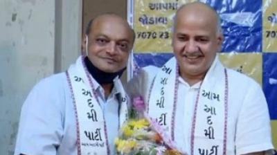  Mahesh Swani Join Aam Aadami Party In Surat 