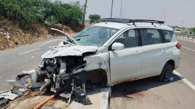 The accident happened to the family leaving the daughter-in-law at the airport : 