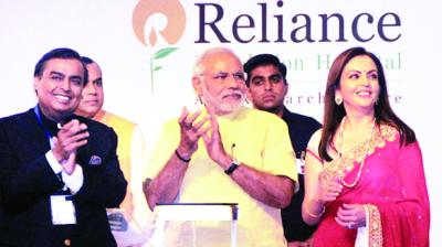 Narendra Modi With Mukesh Ambani And Nita Ambani