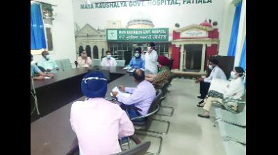 ਕੋਵਿਡ-19 ਤਹਿਤ ਡੈਂਟਲ ਡਾਕਟਰਾਂ ਤੇ ਲੈਬ ਸਟਾਫ਼ ਨੂੰ ਸੈਂਪਲ ਲੈਣ ਦੀ ਤਕਨੀਕ ਬਾਰੇ ਦਿਤੀ ਸਿਖਲਾਈ