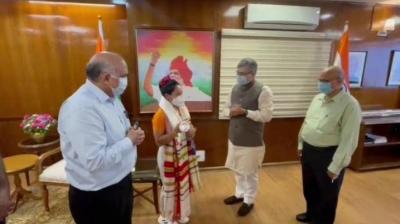 Railway Minister Ashwani Vaishnav meets Mirabai Chanu