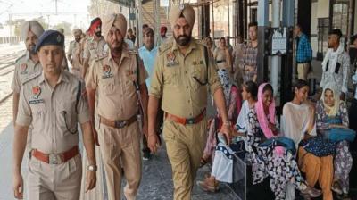 ਚੈਕਿੰਗ ਕਰਦੀ ਹੋਈ ਪੁਲਿਸ 