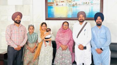 Sidhu Moosewala's family paid obeisance with little Sidhu at Sri Darbar Sahib News