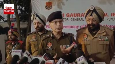 ਡੀਜੀਪੀ ਗੌਰਵ ਯਾਦਵ ਪੱਤਰਕਾਰਾਂ ਨਾਲ ਗੱਲਬਾਤ ਕਰਦੇ ਹੋਏ 