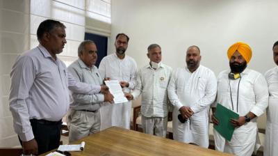 SAD delegations demad action against Ravneet Bittu