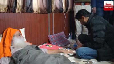 A team of doctors put Jagjit Singh Dallewal on IV again.