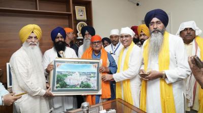 Governor Gulab Chand Kataria and Giani Kuldeep Singh Gadhgaj