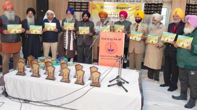 Central Sri Guru Singh Sabha celebrated Prakash Purab of Sri Guru Gobind Singh Ji in Chandigarh Sector-28 with devotion.