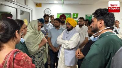 Chief Minister Bhagwant Mann visited the hospital to inquire about the condition of Punjabi singer Rajveer Jawanda.