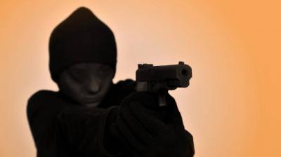  Gunman enters house, bathes, eats and sleeps, then pays Rs 15,000 to owner
