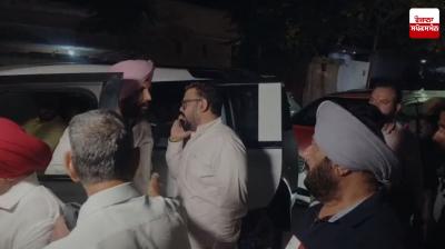  ਆਸ਼ੂ ਦੇ ਘਰ ਮੁਲਾਕਾਤ ਕਰਨ ਪਹੁੰਚੇ ਰਾਜਾ ਵੜਿੰਗ, ਉਹਨਾਂ ਦੀ ਗੈਰ ਮੌਜੂਦਗੀ ਕਾਰਨ ਵਾਪਸ ਪਰਤੇ