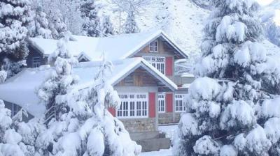 Beautiful pictures of heavy snowfall in north east region darjeeling and north sikkim