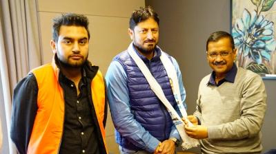 Congress, BJP leaders and social activists join AAP