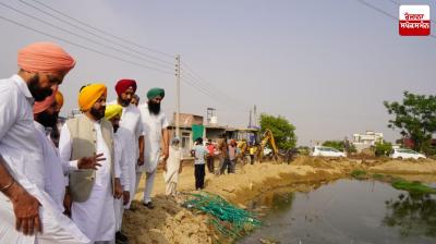 ਛੱਪੜਾਂ ਦੀ ਸਫਾਈ ਦਾ ਜਾਇਜ਼ਾ ਲੈਣ ਗਰਾਊਂਡ ਜ਼ੀਰੋ 'ਤੇ ਉੱਤਰੇ ਪੰਚਾਇਤ ਮੰਤਰੀ ਤਰੁਨਪ੍ਰੀਤ ਸੌਂਦ