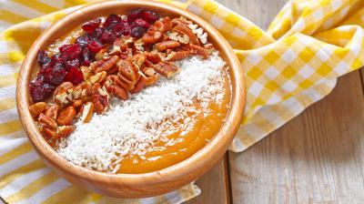 Carrot and walnut smoothie bowl