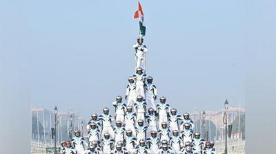 40 soldiers made a human pyramid and paraded on the duty route