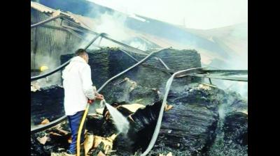  ਵਿਧਾਨ ਸਭਾ ਦੇ ਸਪੀਕਰ ਗਿਆਨ ਚੰਦ ਗੁਪਤਾ ਦੀ ਅੱਗ ਨਾਲ ਸਵਾਹ ਹੋਈ ਫੈਕਟਰੀ। ਫ਼ੋਟੋ ਵਰਮਾ