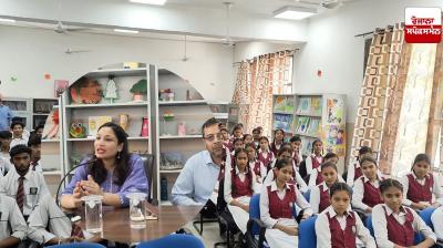 Mohali News: DC as a mentor had candid conversations with the students of School of Eminence, Phase 11, Mohali