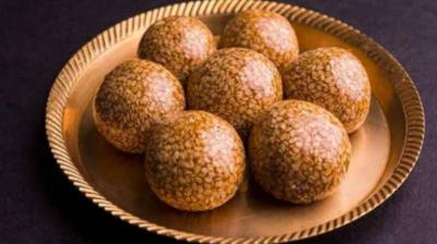 Eating Til Laddu has many benefits for the body