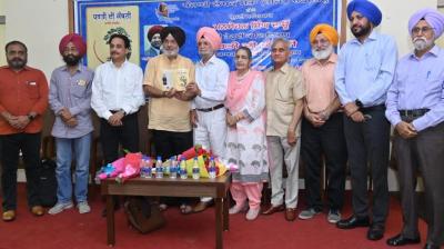Manmohan Singh Daun's poetry collection 'Dharti di Kambani' has been publicized