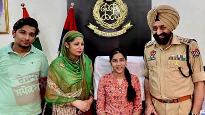 SSP Mandeep Singh Sidhu handed over a check of Rs. 21000 from his salary to Tamanna Sharma