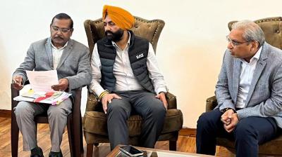 TRANSPORT MINISTER GIVES TARGET TO REDUCE MORTALITY RATE IN ROAD ACCIDENTS BY 50 PERCENT