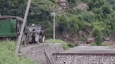 Encounter continues between security forces and terrorists, 3 terrorists are likely to be killed